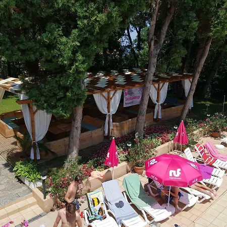 Хотел тинтява парк Златни пясъци